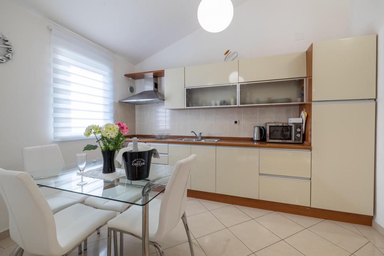 Apartments Antunovic Makarska Exterior foto
